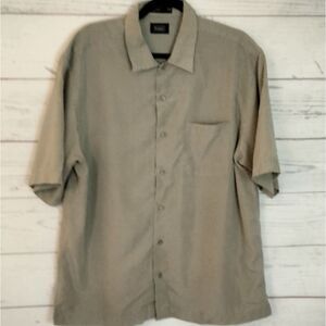 Haggar Men's Casual Button Down in Taupe